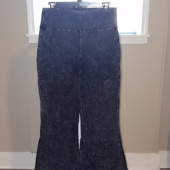 Stone Wash Flare Pants - Picture 3 of 4